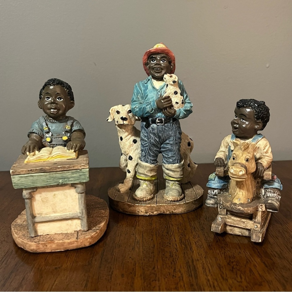 Set of three Young's Inc. figurines. Very good vintage condition.
